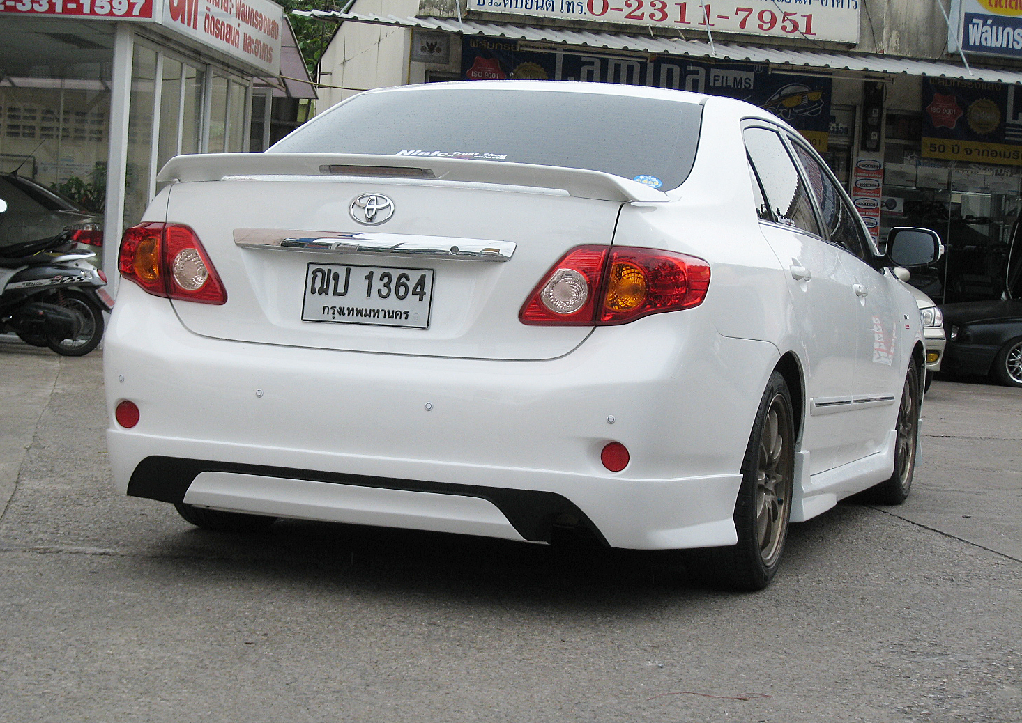 ชุดแต่ง Altis 2008-2012 สปอยเลอร์หลังแบบมีไฟเบรค